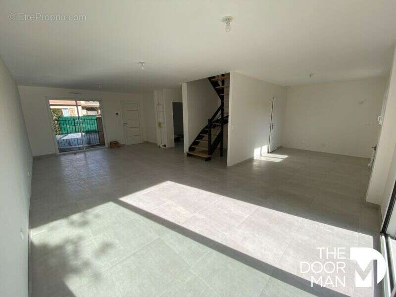 Maison à LE PERRAY-EN-YVELINES