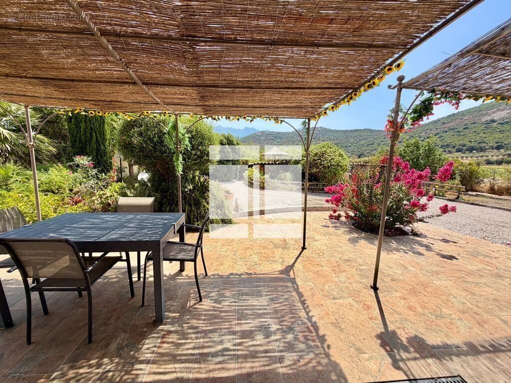 Maison de plain-pied avec vue exceptionnelle sur les domaines viticoles - photo 2
