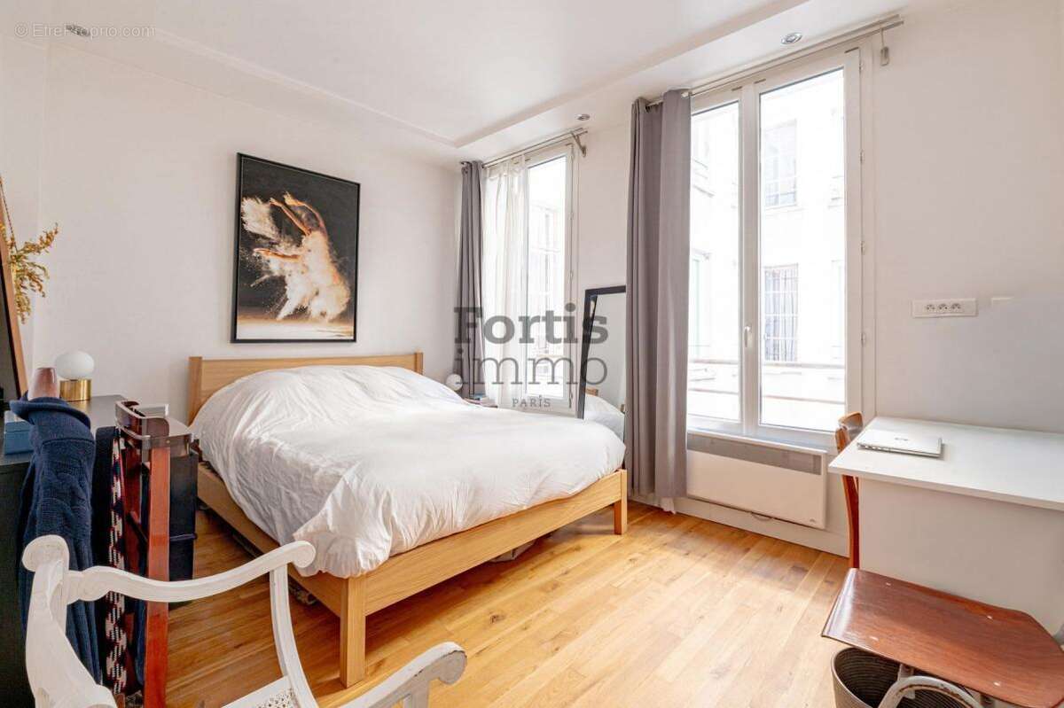 Appartement à PARIS-2E