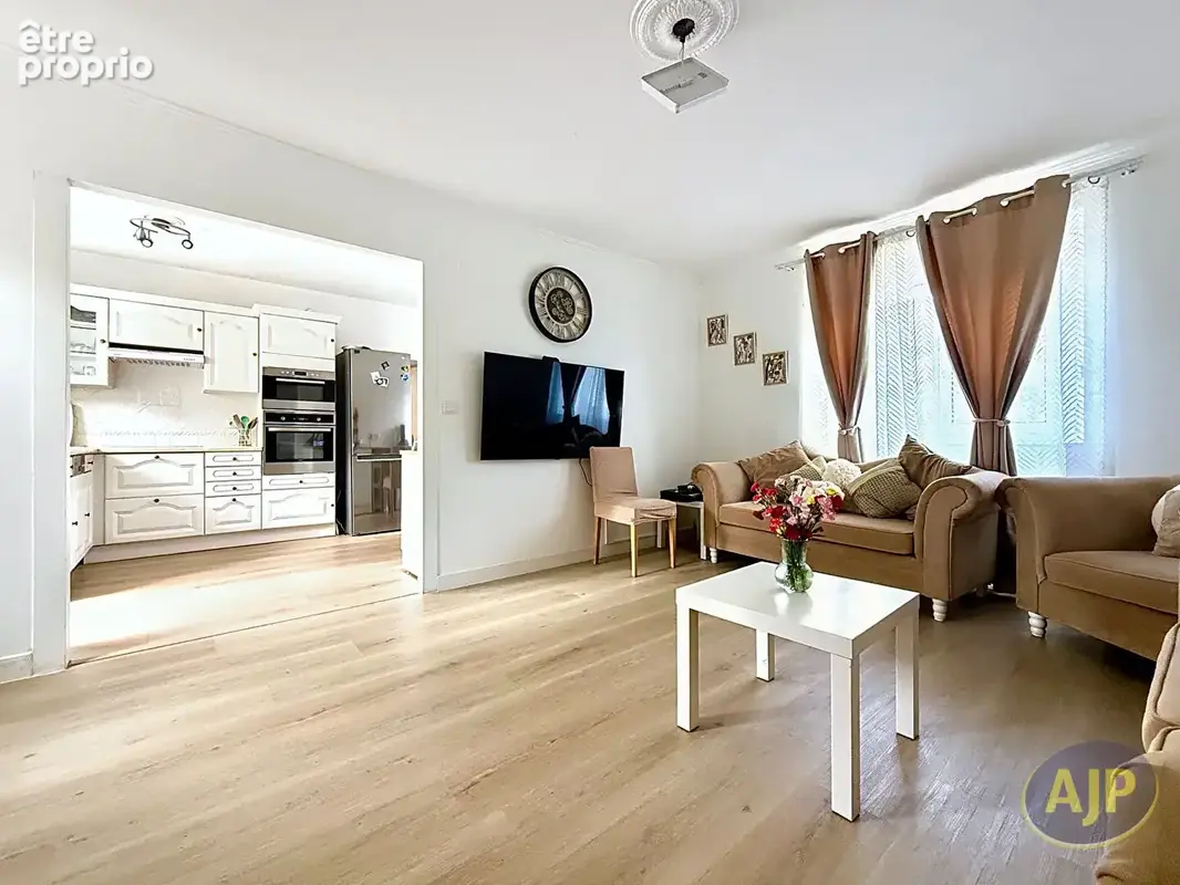 Maison Sainte Pazanne 74 m2 + grand garage - photo 2