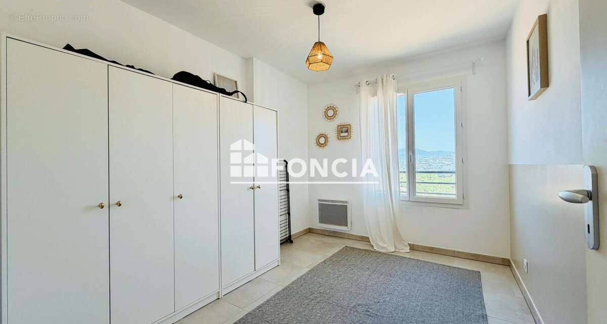 Appartement t3 residence recente et securisee - secteur calme proche centre ville - cogolin - photo 5