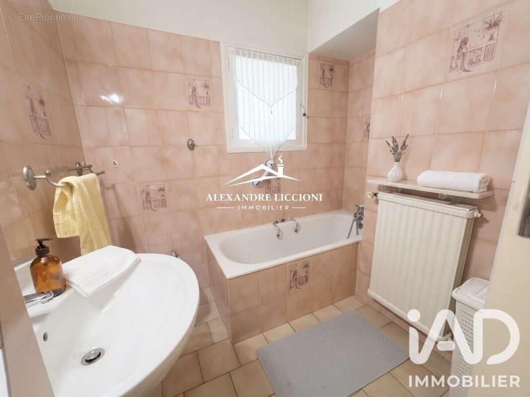 Appartement 77 m² à Brignoles  - photo 7