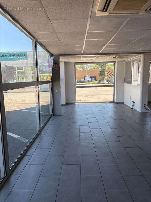 EXCLUSIVITE ! Local d'activité emplacement numéro 1 - photo 10