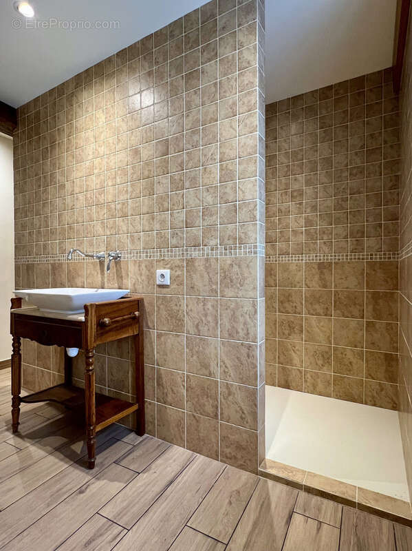 Maison à LA TOUR-EN-JAREZ