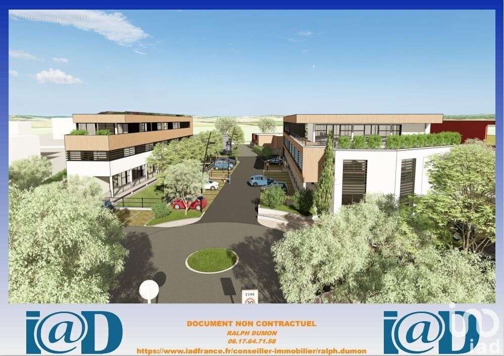 Photo 2 - Commerce à VERGEZE