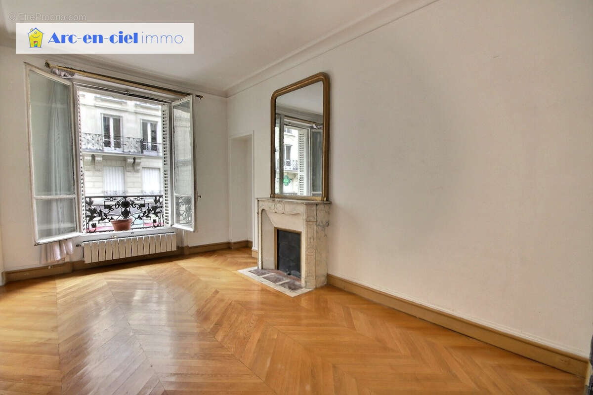 Appartement à PARIS-10E