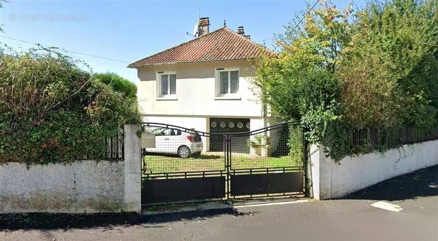 Maison à BUSSIERE-POITEVINE