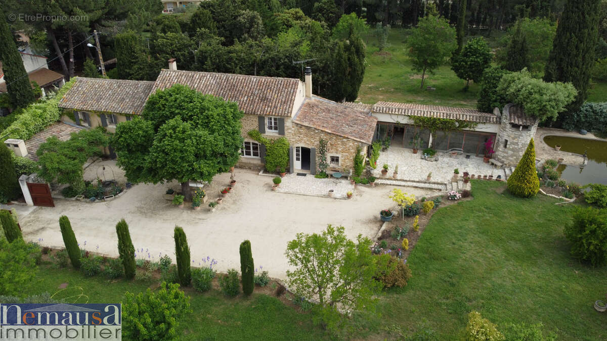 Maison à SAINT-LAURENT-DES-ARBRES
