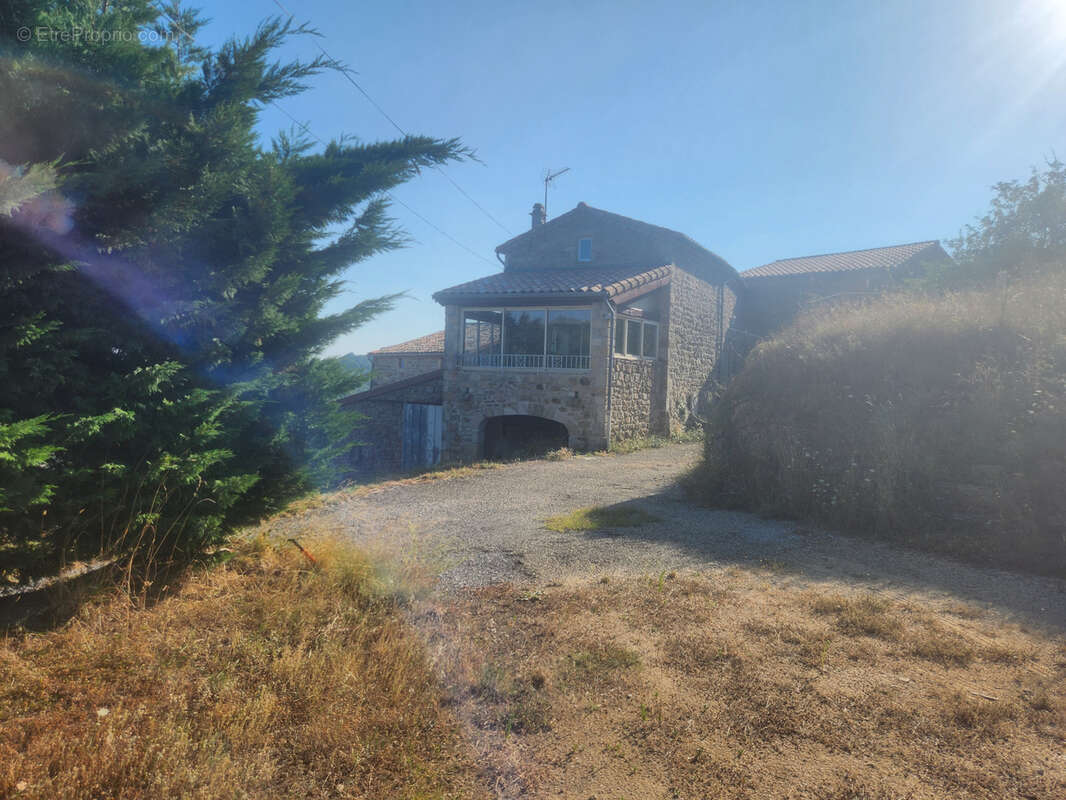 Maison à AILHON