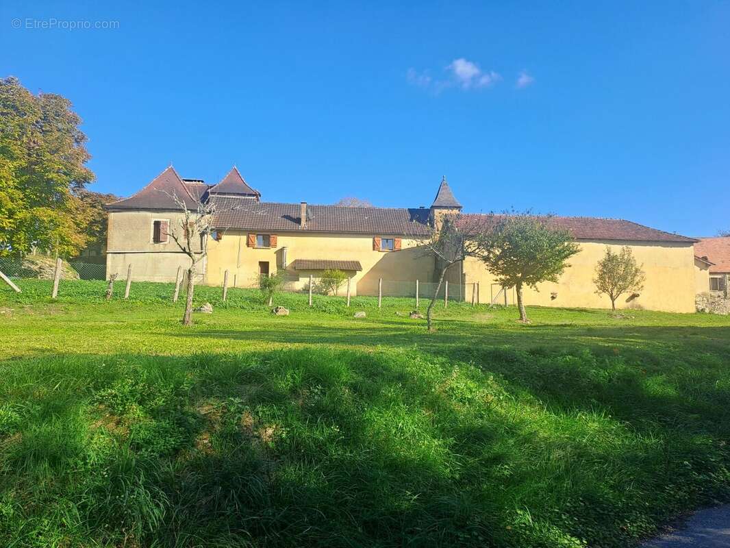 Maison à CAMPAGNAC-LES-QUERCY