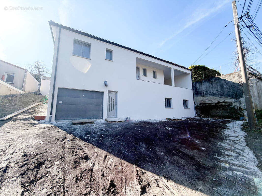 Maison à CHATEAUGAY