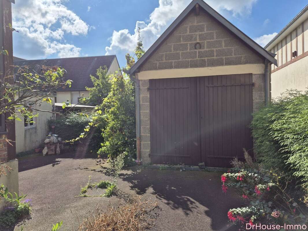 Maison à SAINT-HILAIRE-DU-HARCOUET