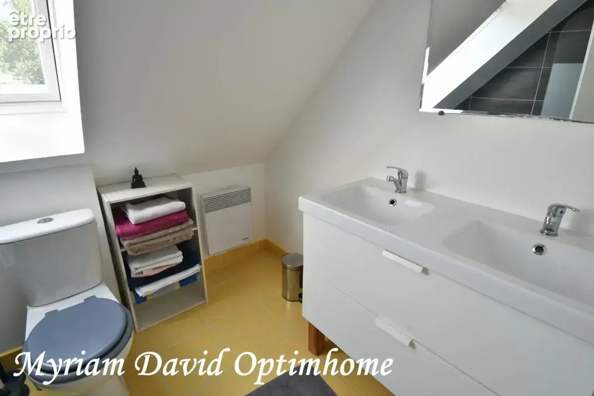 Propriété de 173 m² avec appartement indépendant et 9 000 m² de terrain à 7 mn Rostrenen - photo 34
