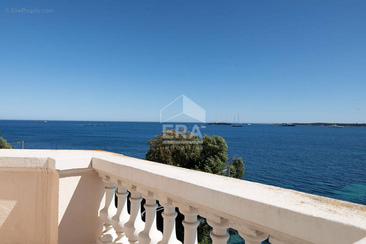 Autre à CANNES