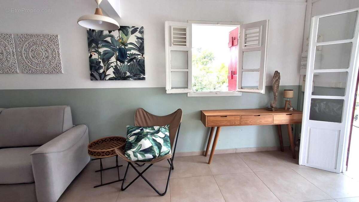 Maison à CAPESTERRE-DE-MARIE-GALANTE