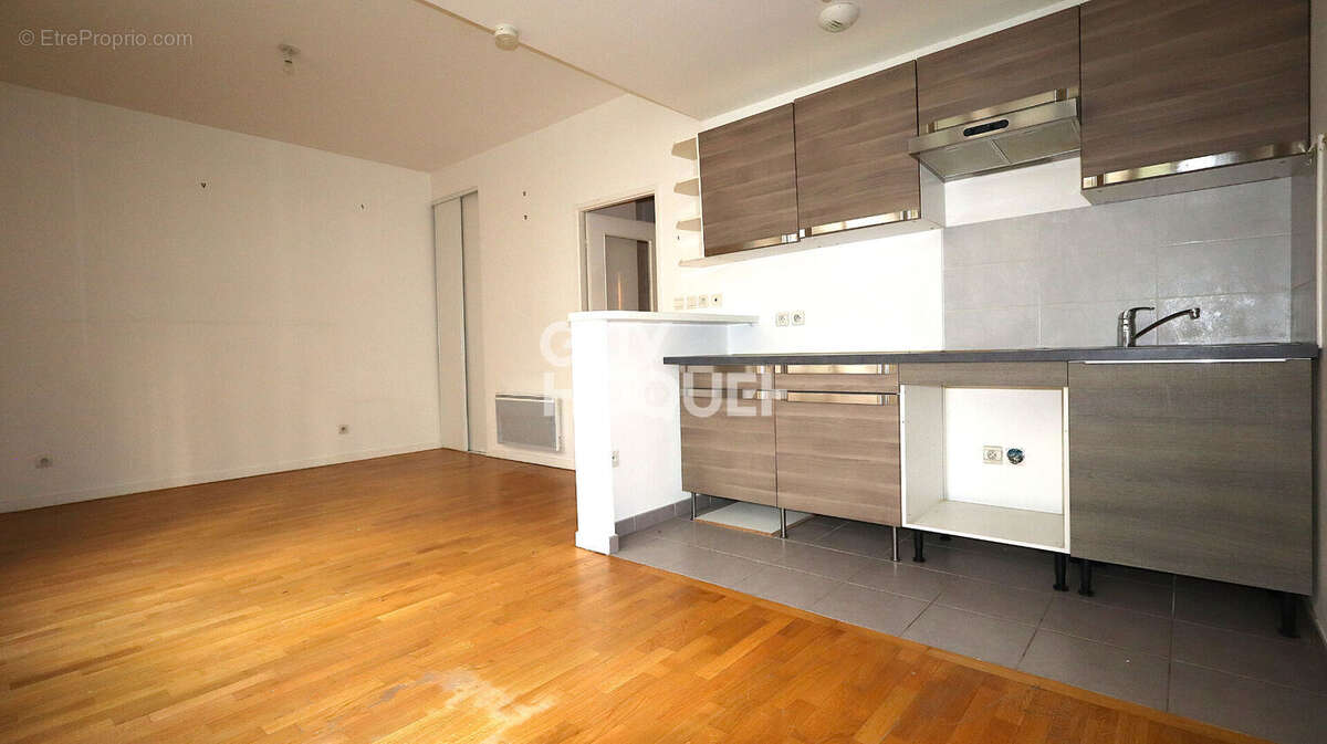 Appartement à PARIS-20E