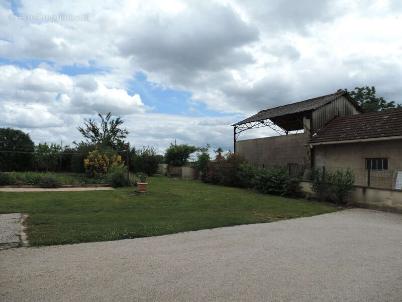 Dpt Ain (01), à vendre BOURG EN BRESSE, quartier Grand Challes, maison de 148 m² sur 2 niveaux (possibilité 2 logements indépend - photo 10