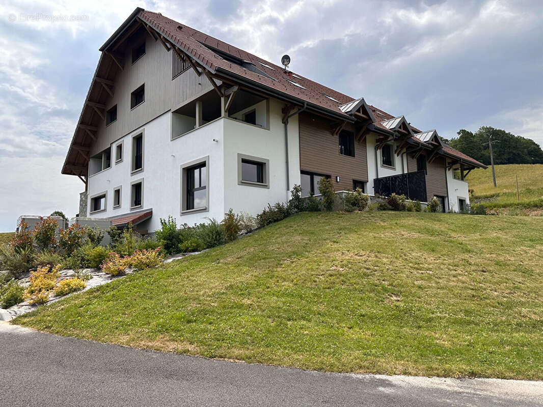 Appartement à REIGNIER