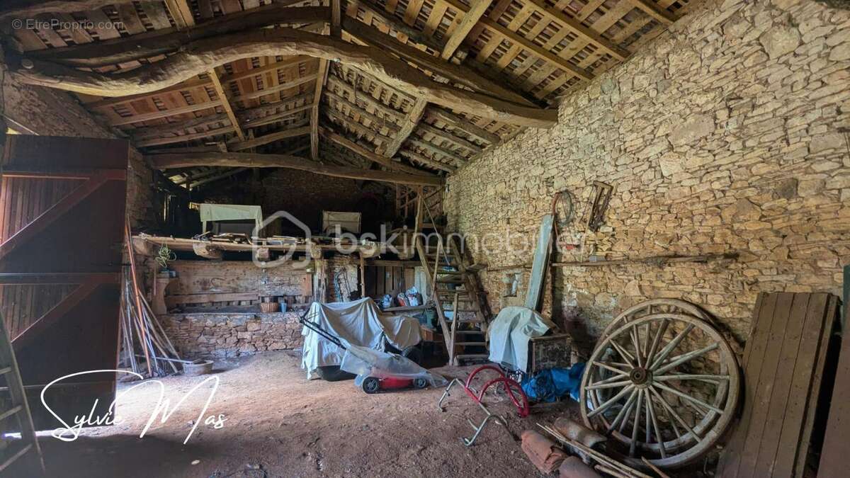 Ensemble de caractère avec grange et ancien four à pain - photo 7