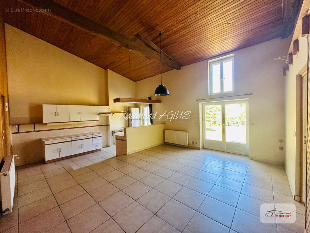 Maison à PINEUILH