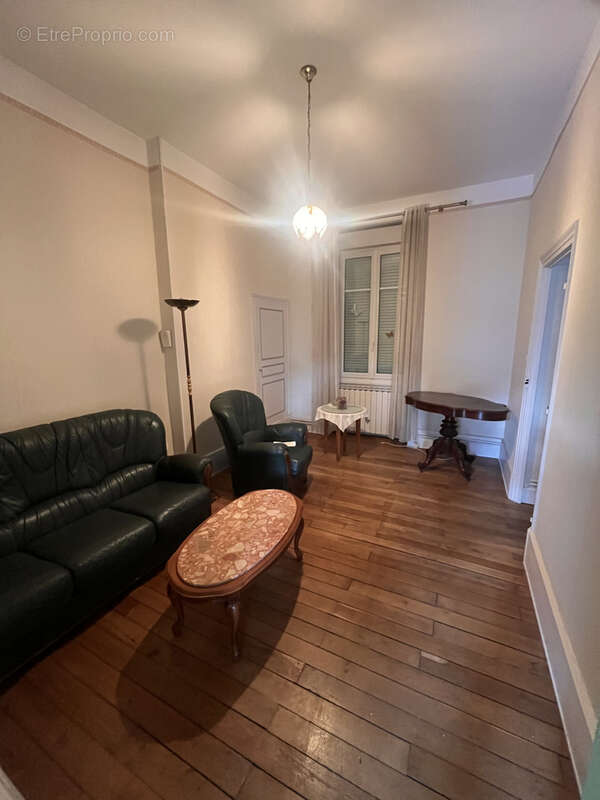 Maison à YZEURE