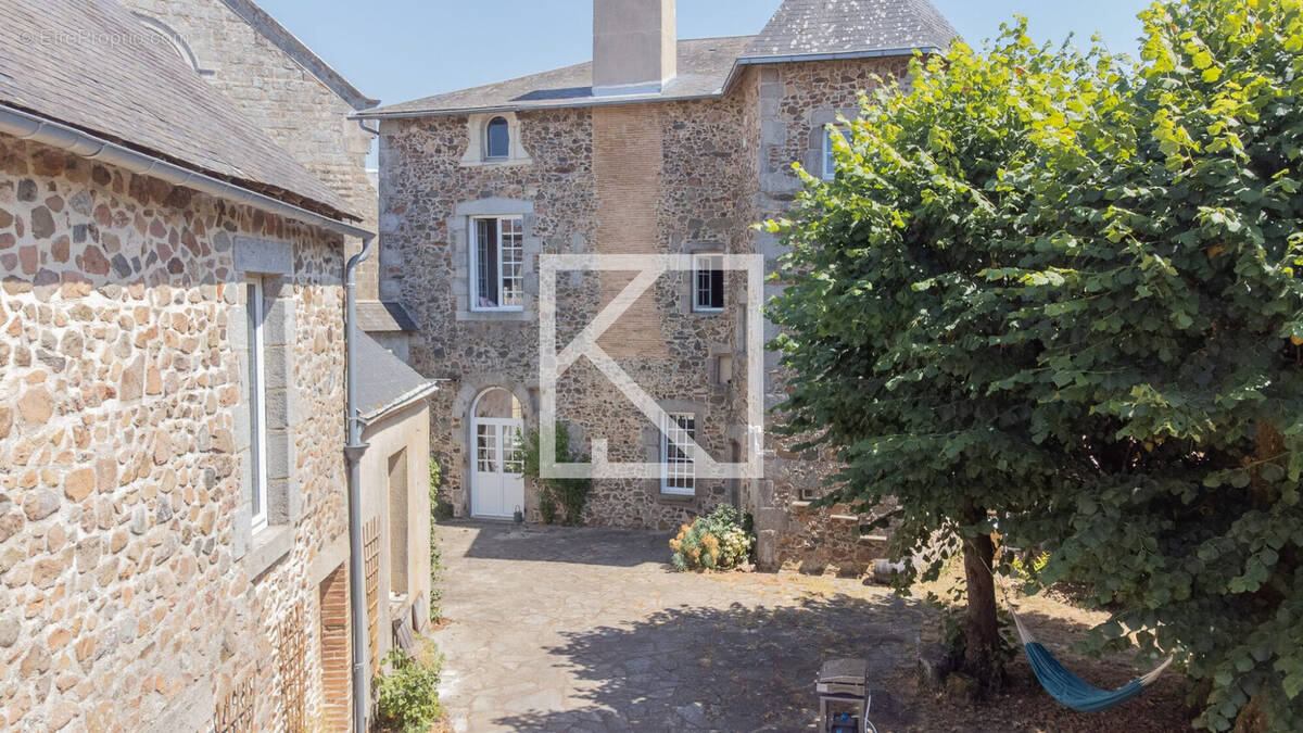 Maison à ARGENTON-CHATEAU