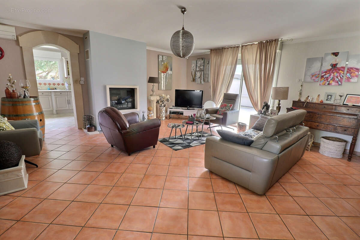 Maison à SAINT-GENIES-DES-MOURGUES