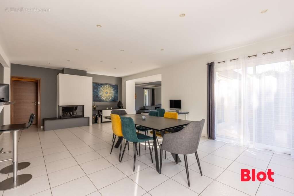 Maison à CHASNE-SUR-ILLET