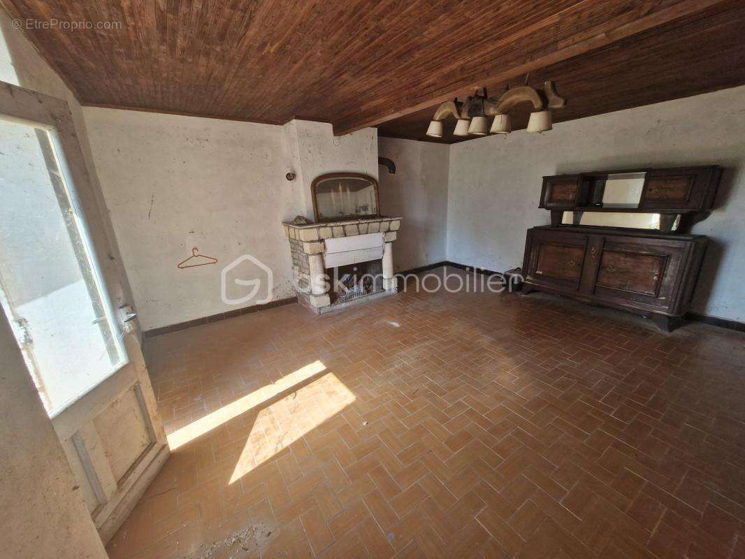 Maison à SAINT-QUENTIN-DE-CAPLONG