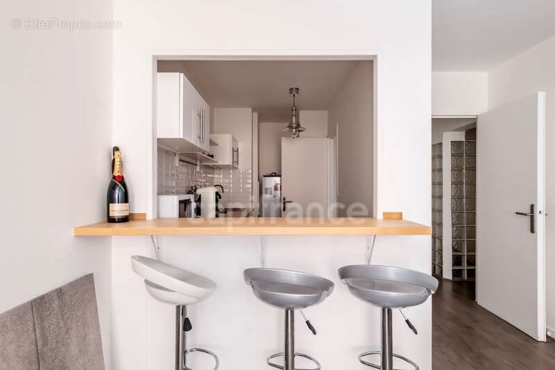 Appartement à vendre 2 pièces 48,70 m² PARIS 20EME ARRONDISSEMENT (75) en excellent état au sein d'une résidence standing - photo 9