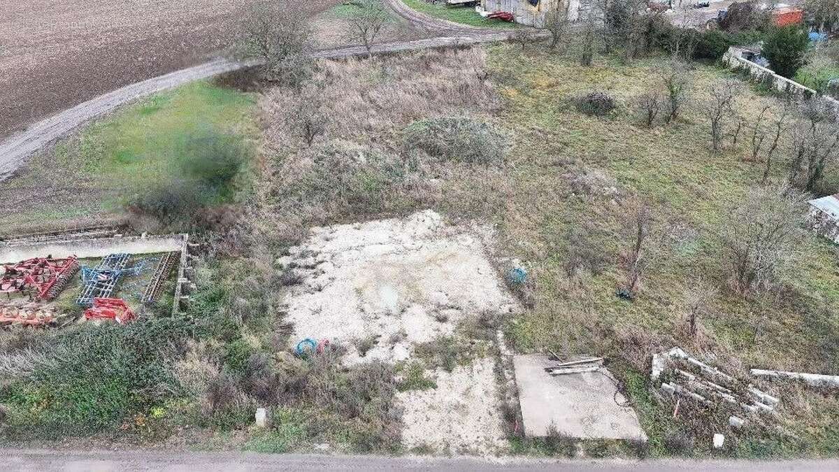 Photo 2 - Terrain à LIZY-SUR-OURCQ