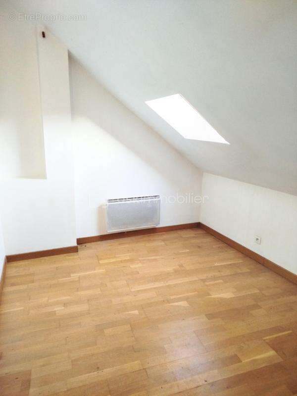 Appartement à DAMMARIE-LES-LYS