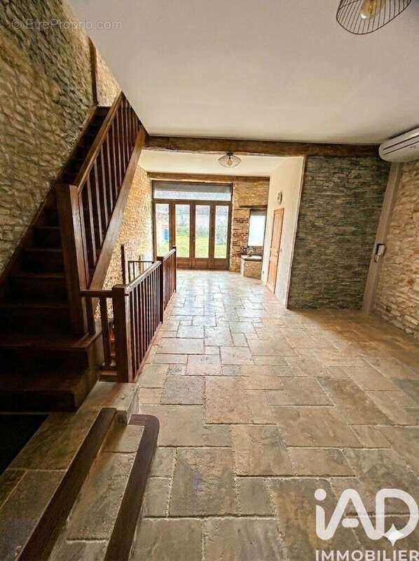 Maison 190 m² à Poilly-Sur-Tholon  - photo 5