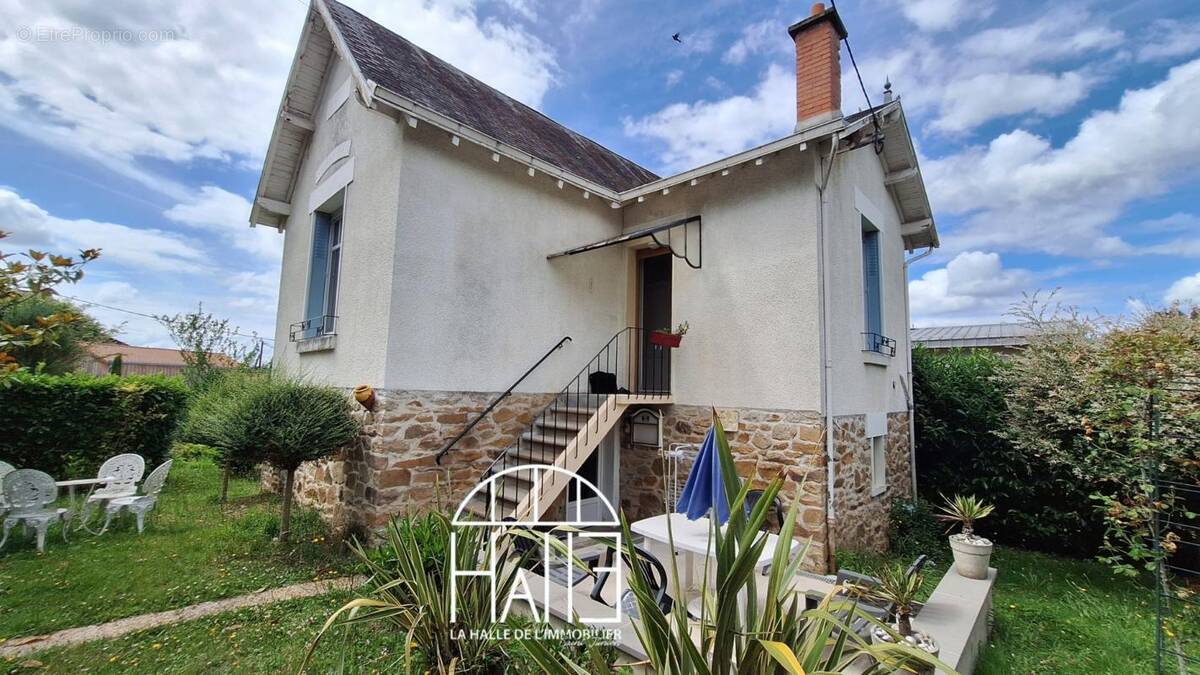 Maison à SAINT-JUNIEN