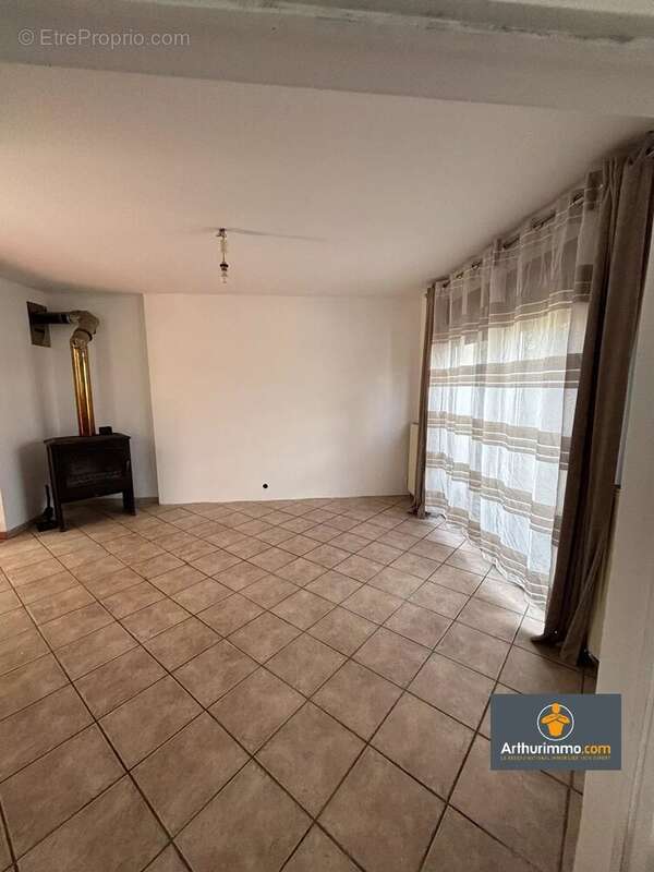 Maison à MAUREGNY-EN-HAYE