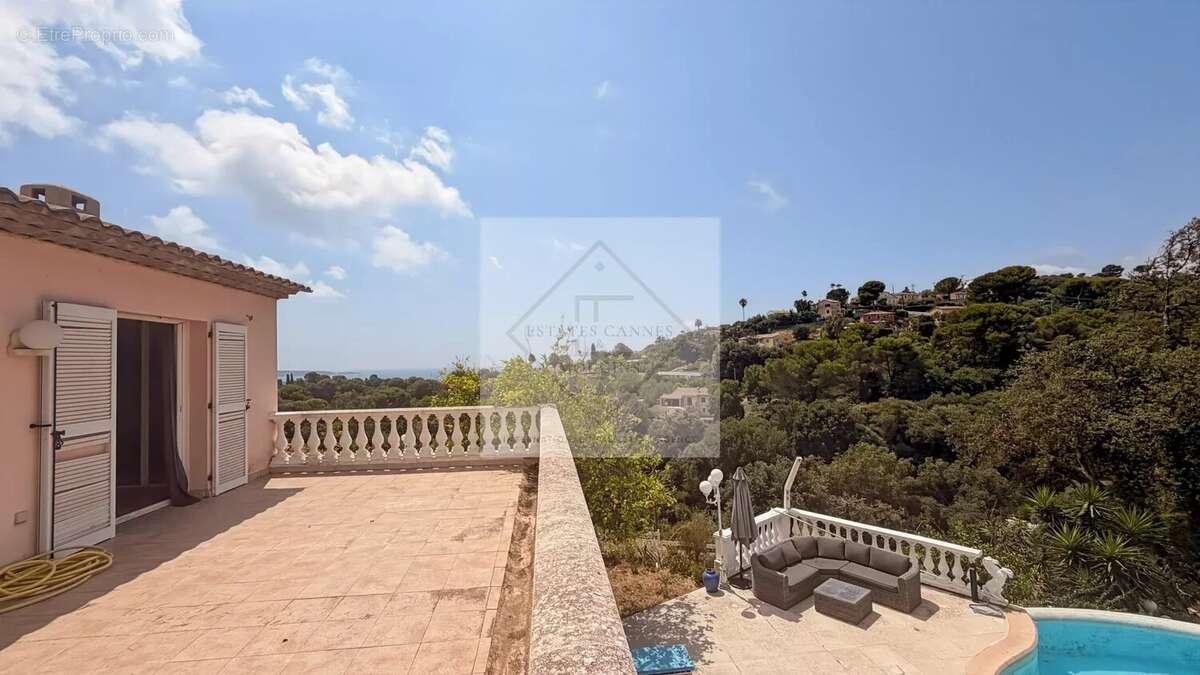 À vendre – villa de charme vue mer à antibes, calme absolu - photo 14