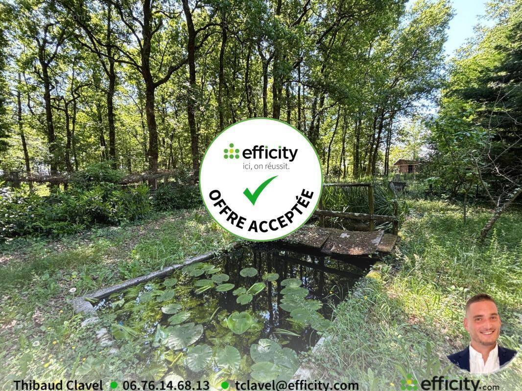 Terrain à BARBEZIEUX-SAINT-HILAIRE