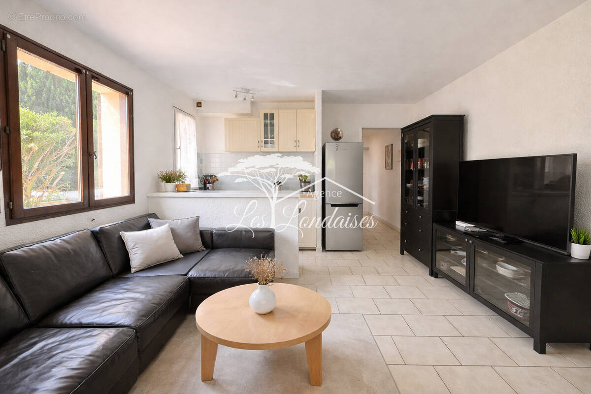 Appartement à LA LONDE-LES-MAURES