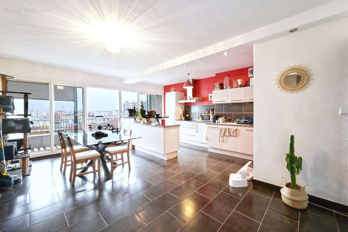 Appartement à LYON-8E
