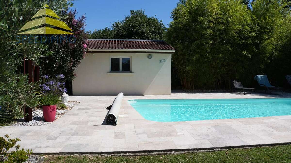 Maison à MANDRES-LES-ROSES