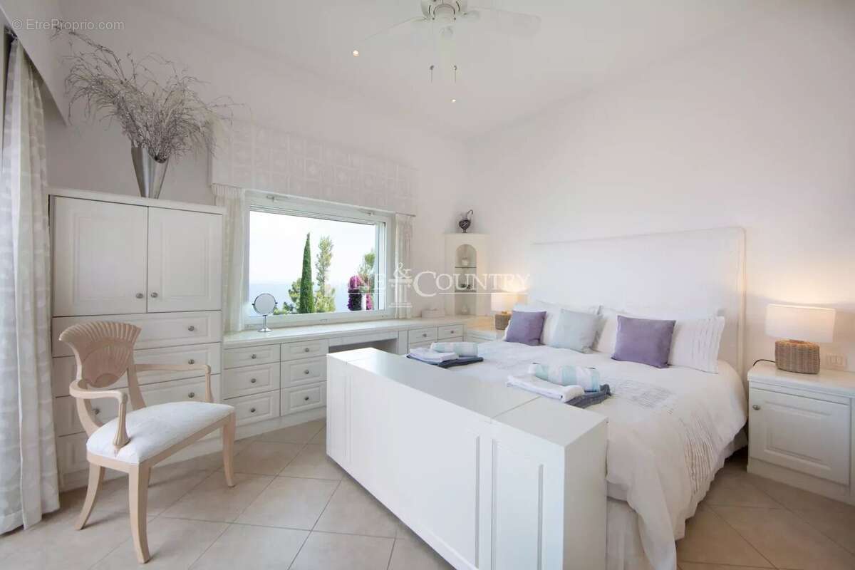 Maison à THEOULE-SUR-MER