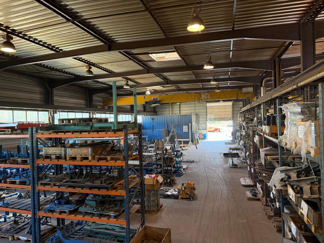 Vente ensemble immobilier industriel de 3 660 m2, sur terrain de 21 181 m2 LURE - photo 11