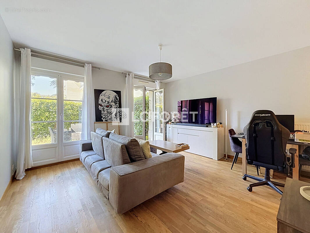 Appartement à SAINT-FARGEAU-PONTHIERRY