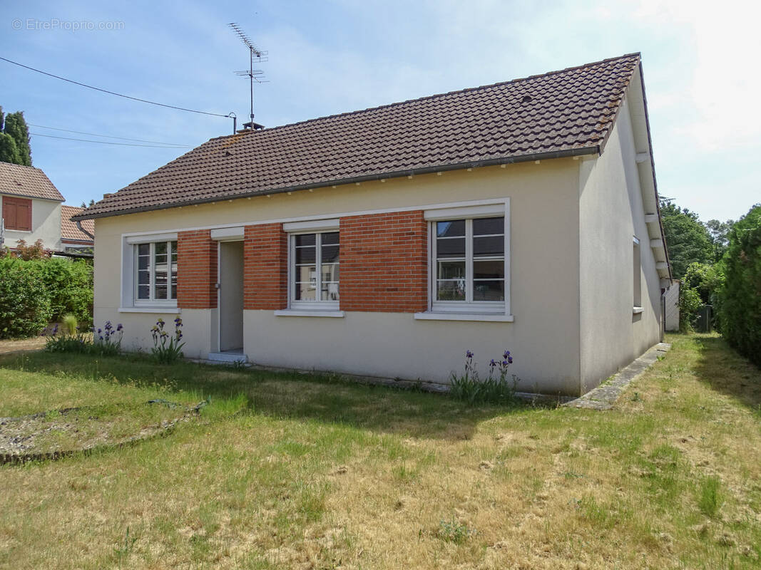 Maison à CHATRES-SUR-CHER