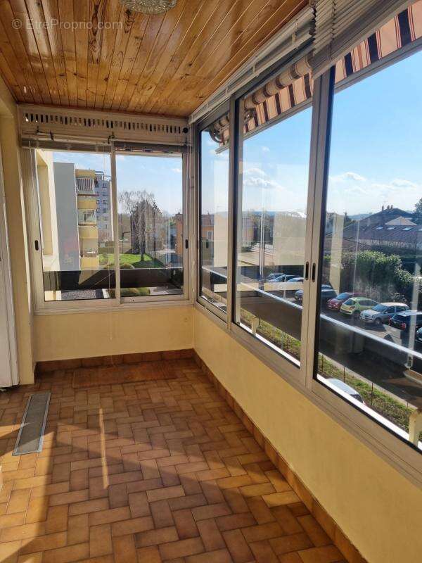 Appartement à DECINES-CHARPIEU