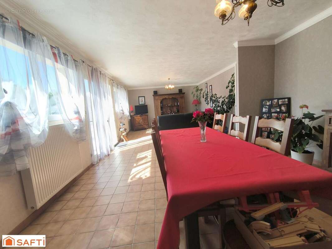 Photo 3 - Maison à GUERLESQUIN
