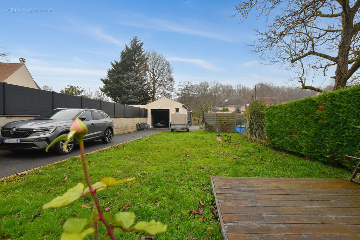 Maison à LES ESSARTS-LE-ROI