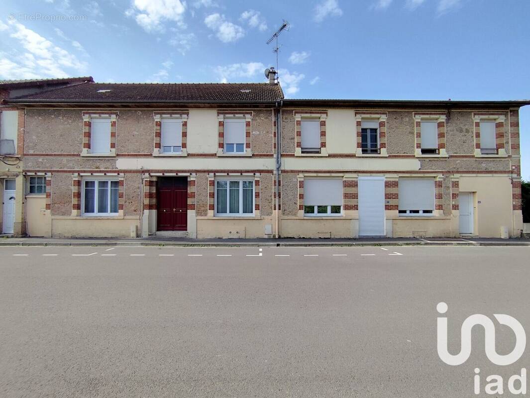 Photo 1 - Appartement à MAILLY-LE-CAMP