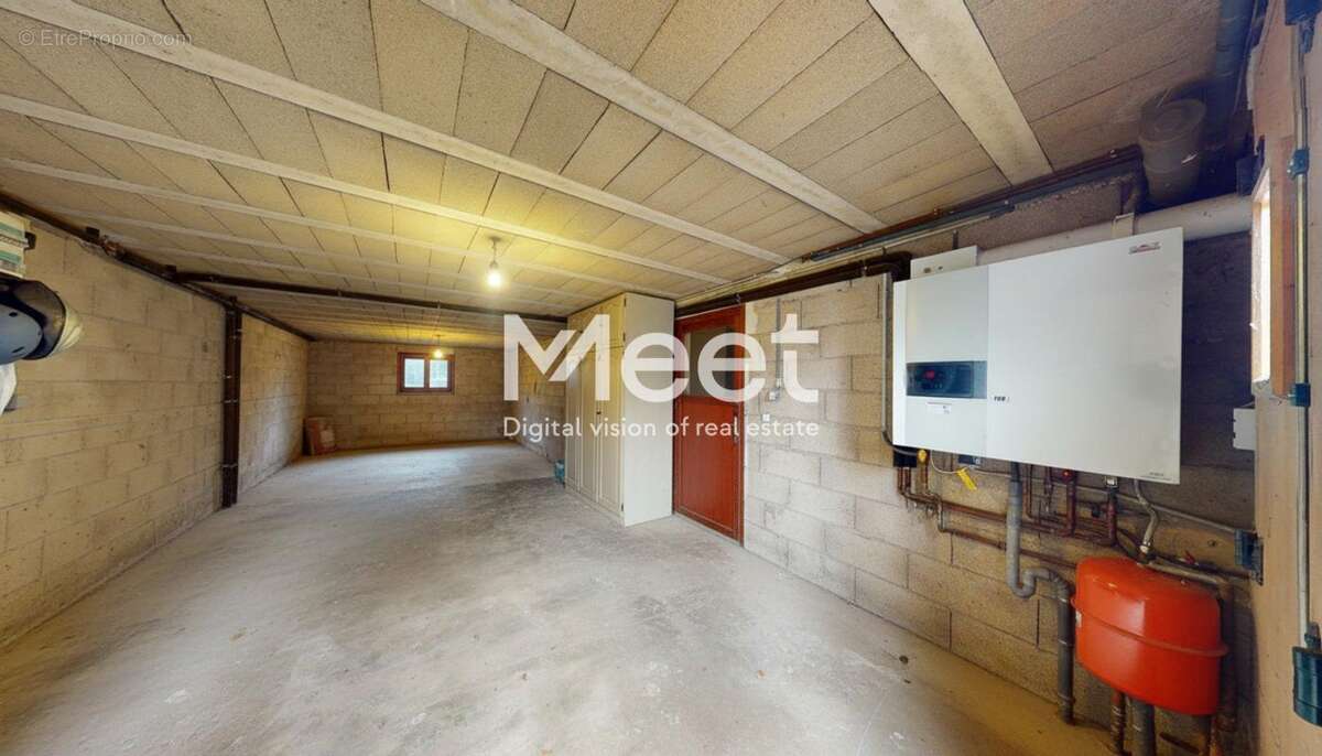 Maison à FLEURY-LA-VALLEE