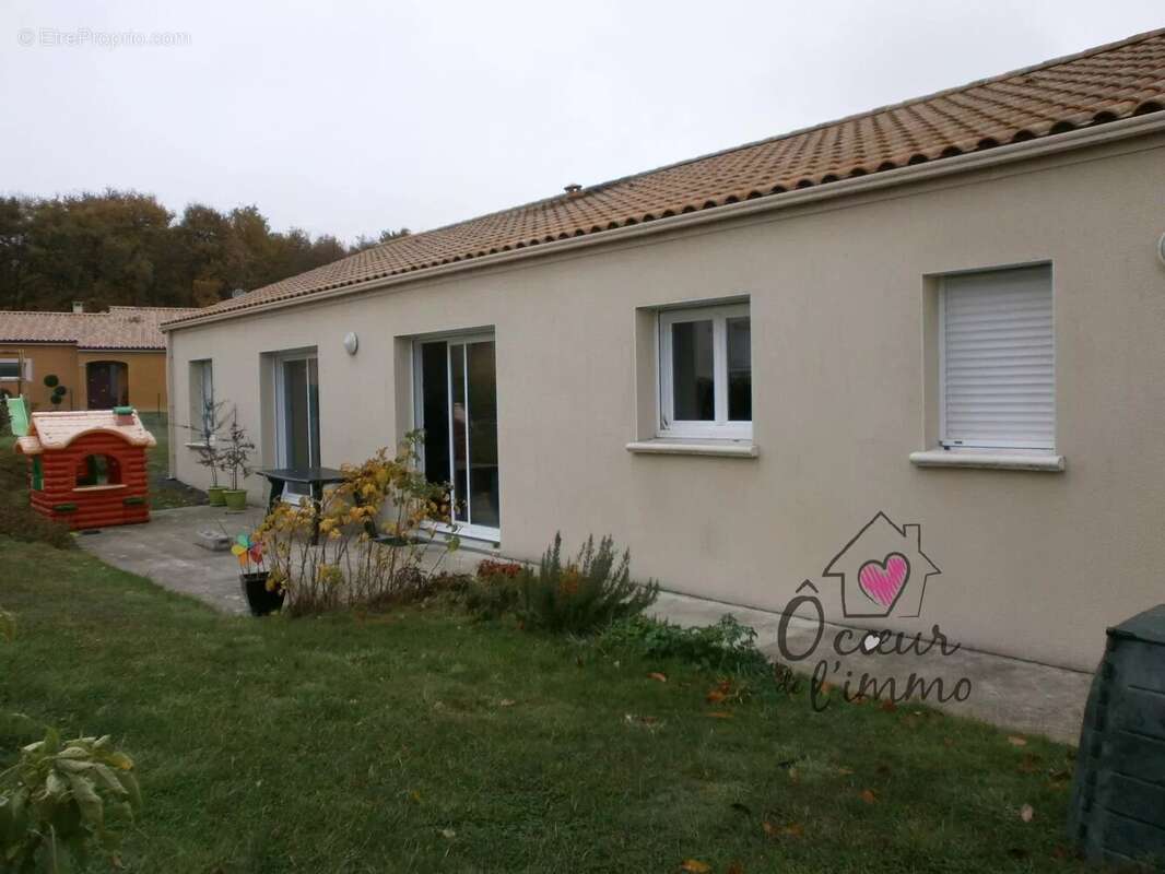 Maison à TREMENTINES